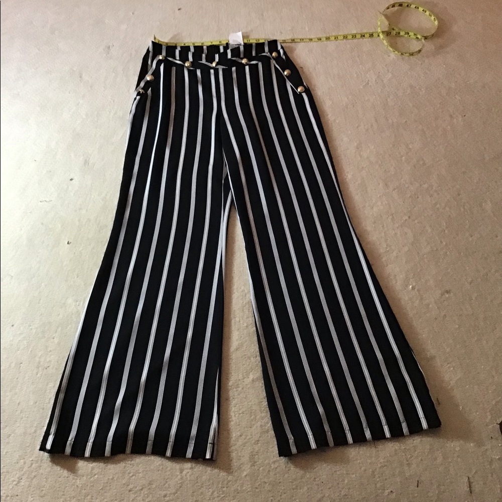 Frank Lyman, palazzo pants, blac/white stripes
